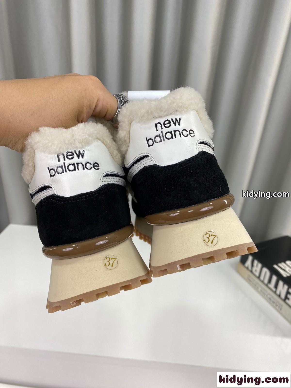 New Balance x Miu Miu ボアスニーカー ミュウミュウ スニーカー コピー レディース ブラック-4