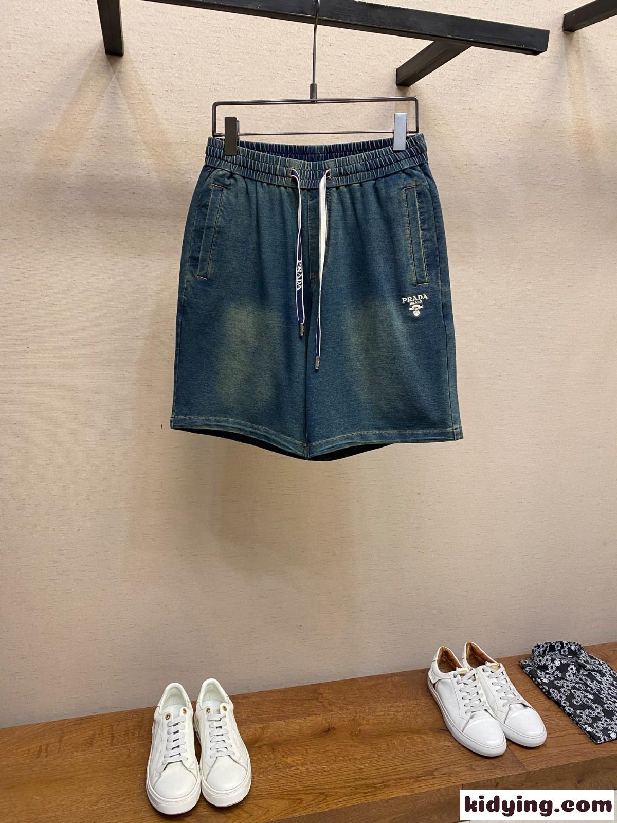カジュアル 合わせやすい ロゴ入り ショートパンツ プラダ パンツ コピー-1