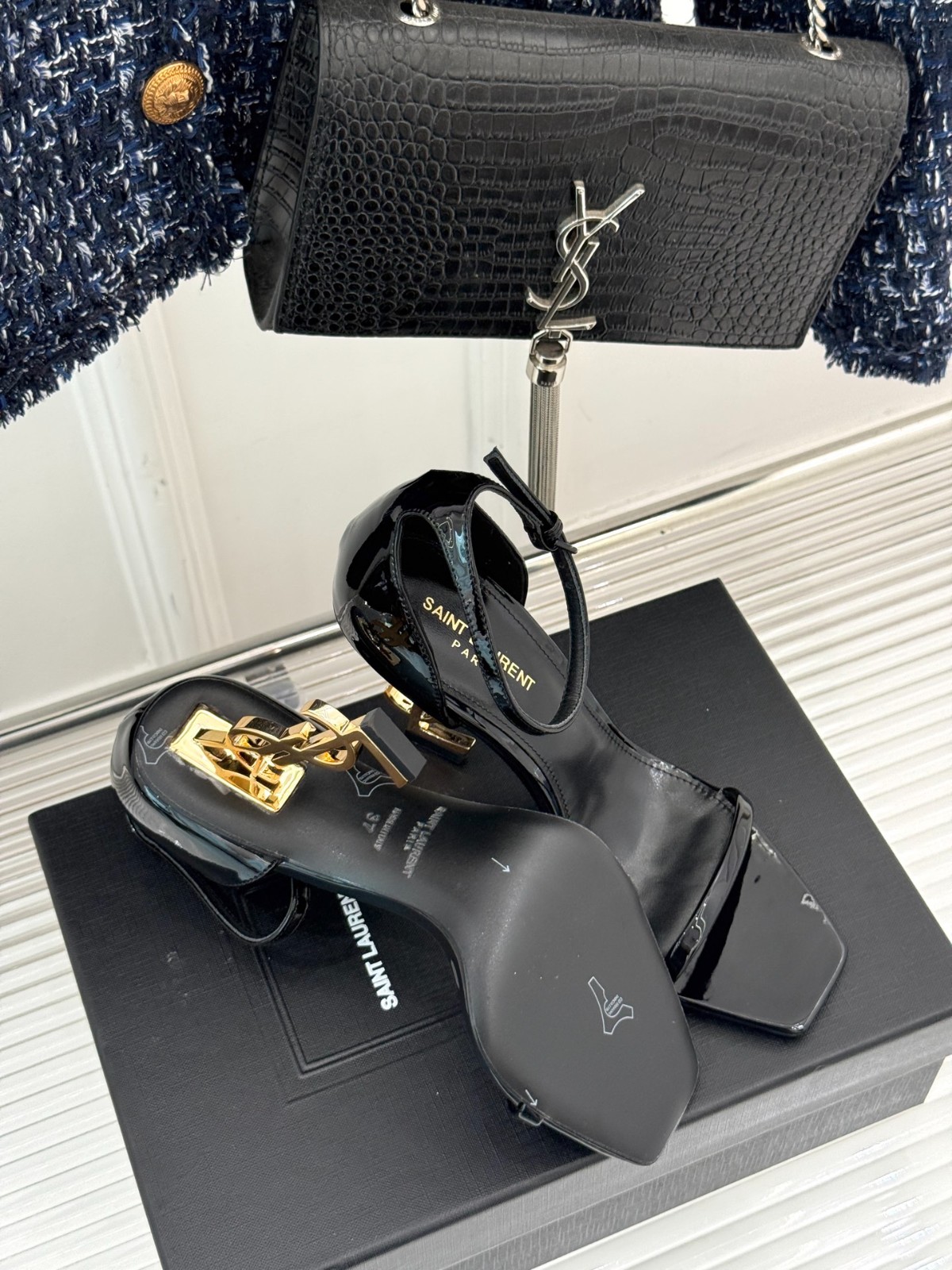 圧倒的な存在感♪YSL ハイヒール イヴ・サンローラン サンダル スーパーコピー ブラック-3