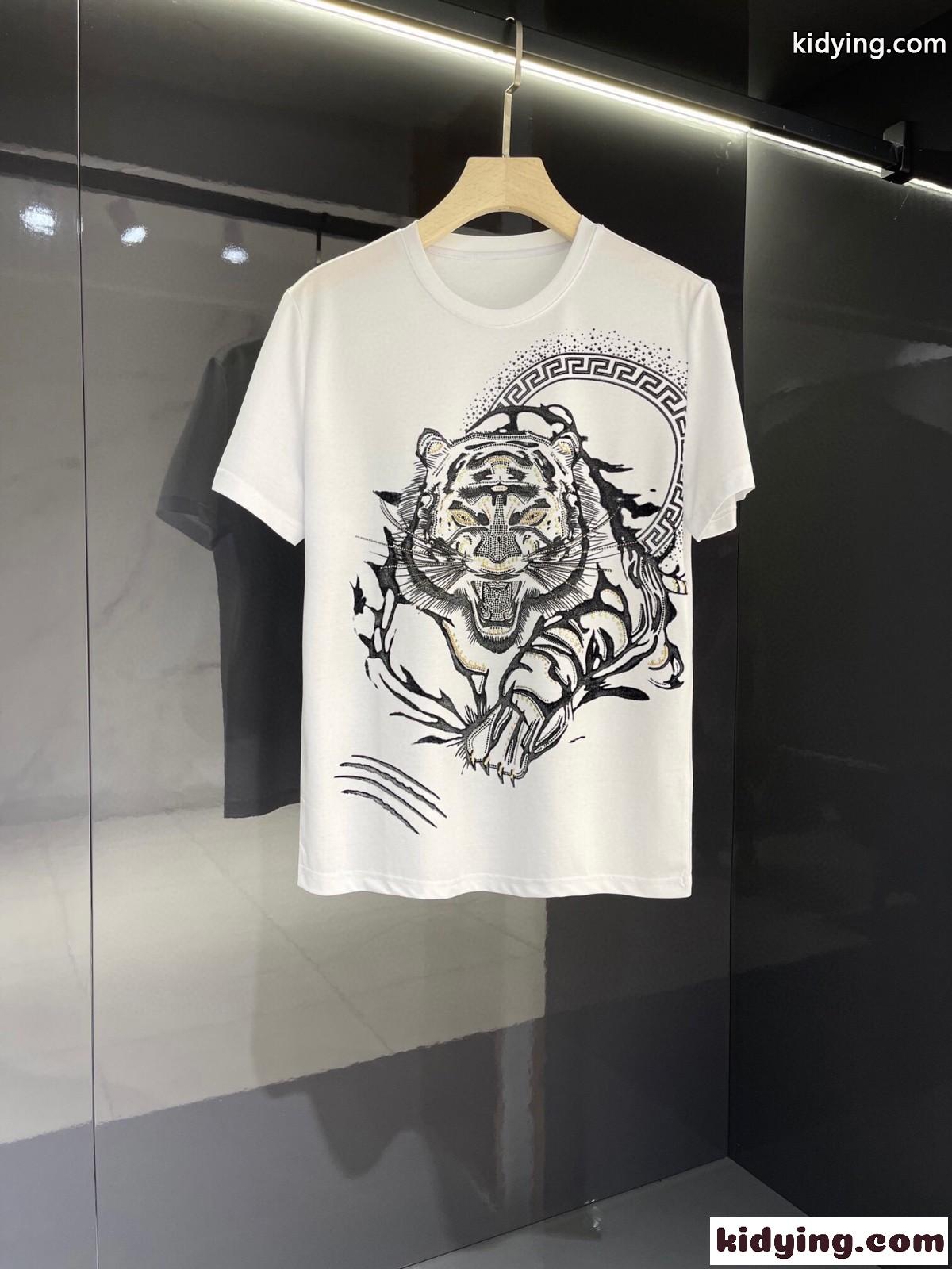 目を引く 個性的 3色あり クルーネック ヴェルサーチェ 半袖Tシャツ コピー カジュアル おしゃれ 着心地抜群 トップス-3