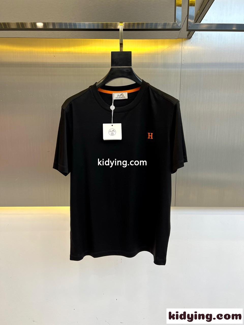 シンプル ロゴ刺繍 クルーネック 半袖Tシャツ エルメス Tシャツ 偽物 ブラック-0