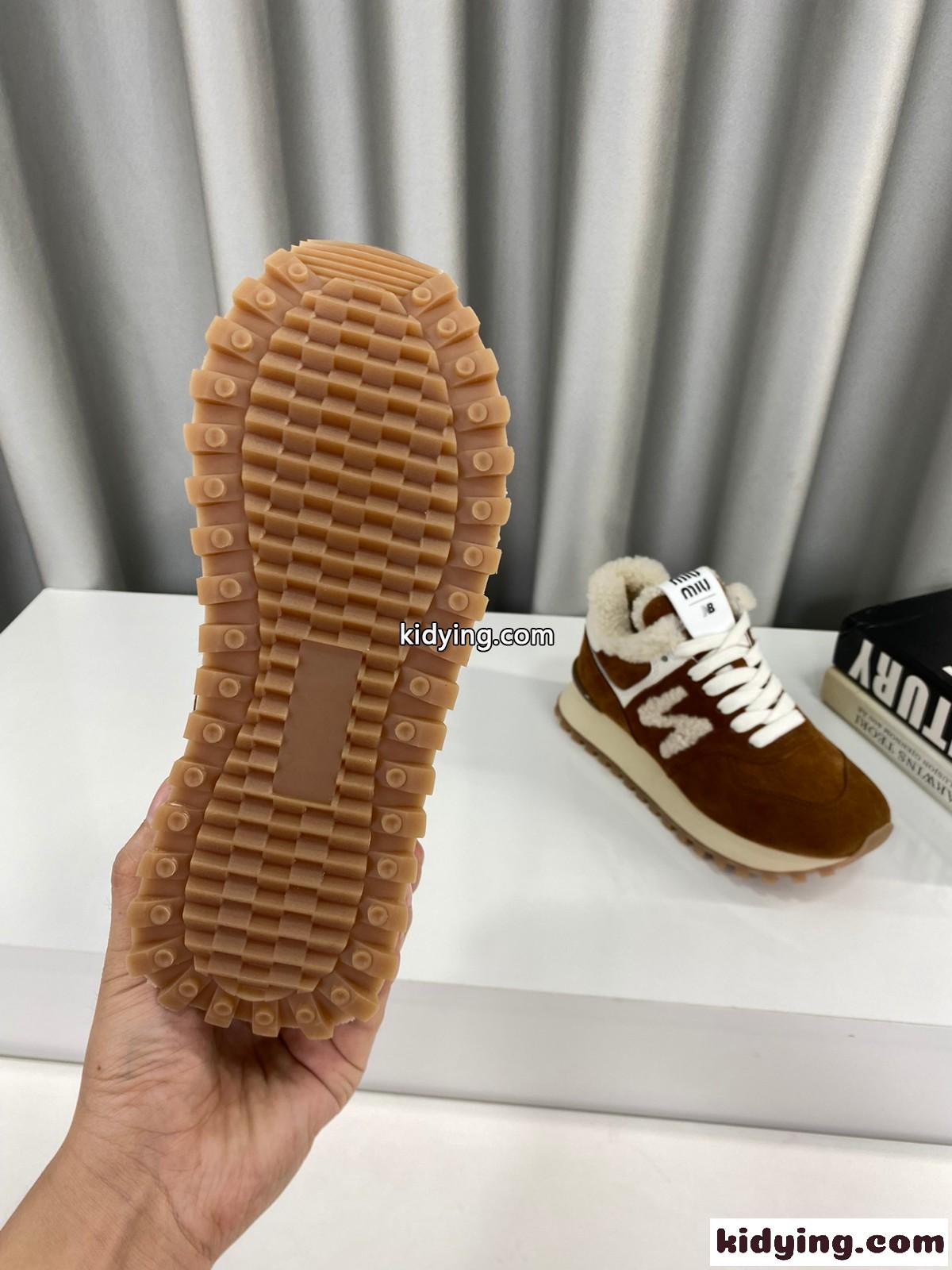 New Balance x Miu Miu ボアスニーカー ミュウミュウ スニーカー コピー レディース ブラウン-3