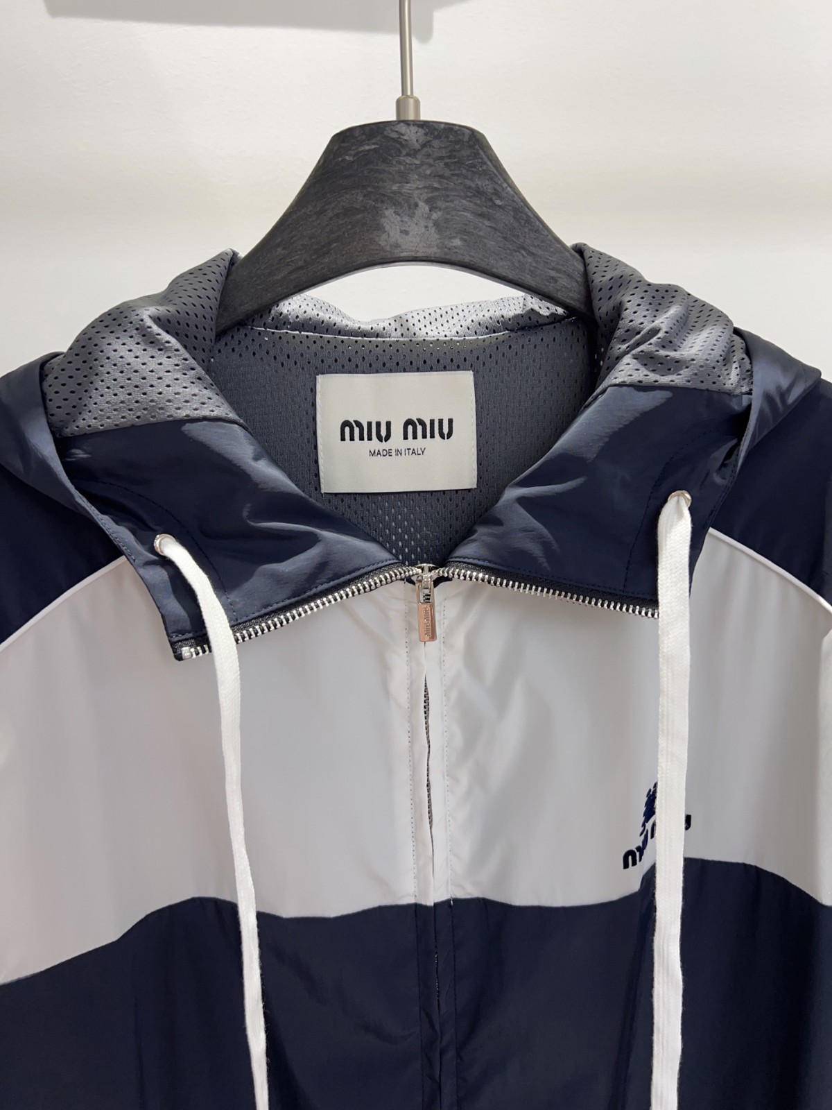 MiuMiu x New Balance 洗練された カジュアル フーデッドジャケット ミュウミュウ ジャケット コピー-2