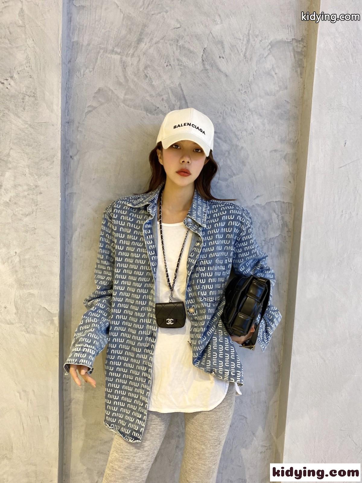 柔らかい 着心地いい プリント ゆったり ミュウミュウ シャツ コピー 長袖 レディース アウター 春夏-3