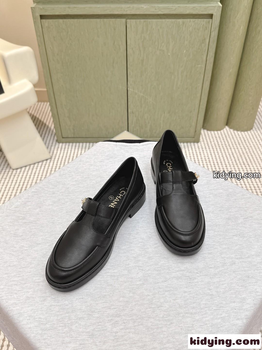 シンプル 上品 ターンロック 25K ローファー シャネル シューズ コピー ブラック-2