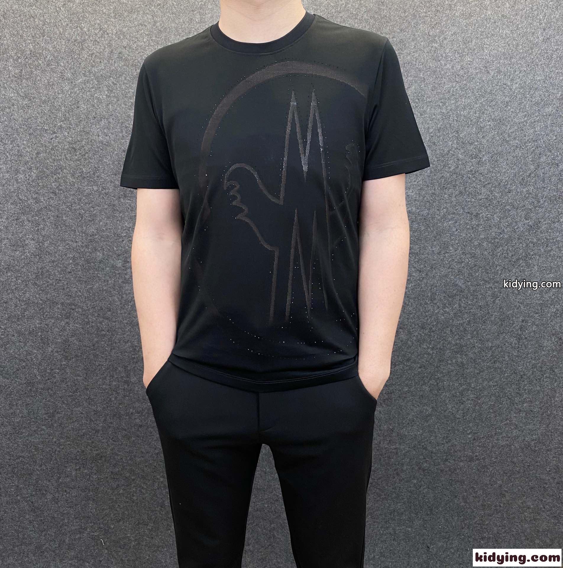 おしゃれ 着心地いい ベーシック 新作 モンクレール tシャツ コピー メンズ 半袖 トップス 春夏 定番 ホワイト ブラック-1