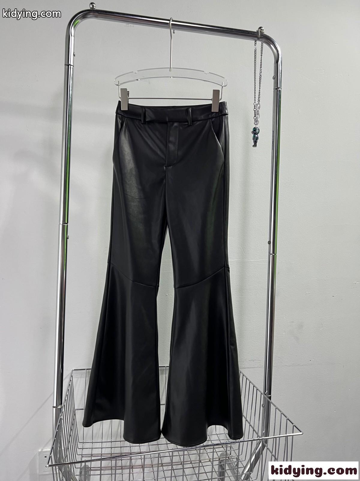 女性らしい PUレザー フレアパンツ イヴ・サンローラン パンツ コピー レディース ファッション-0