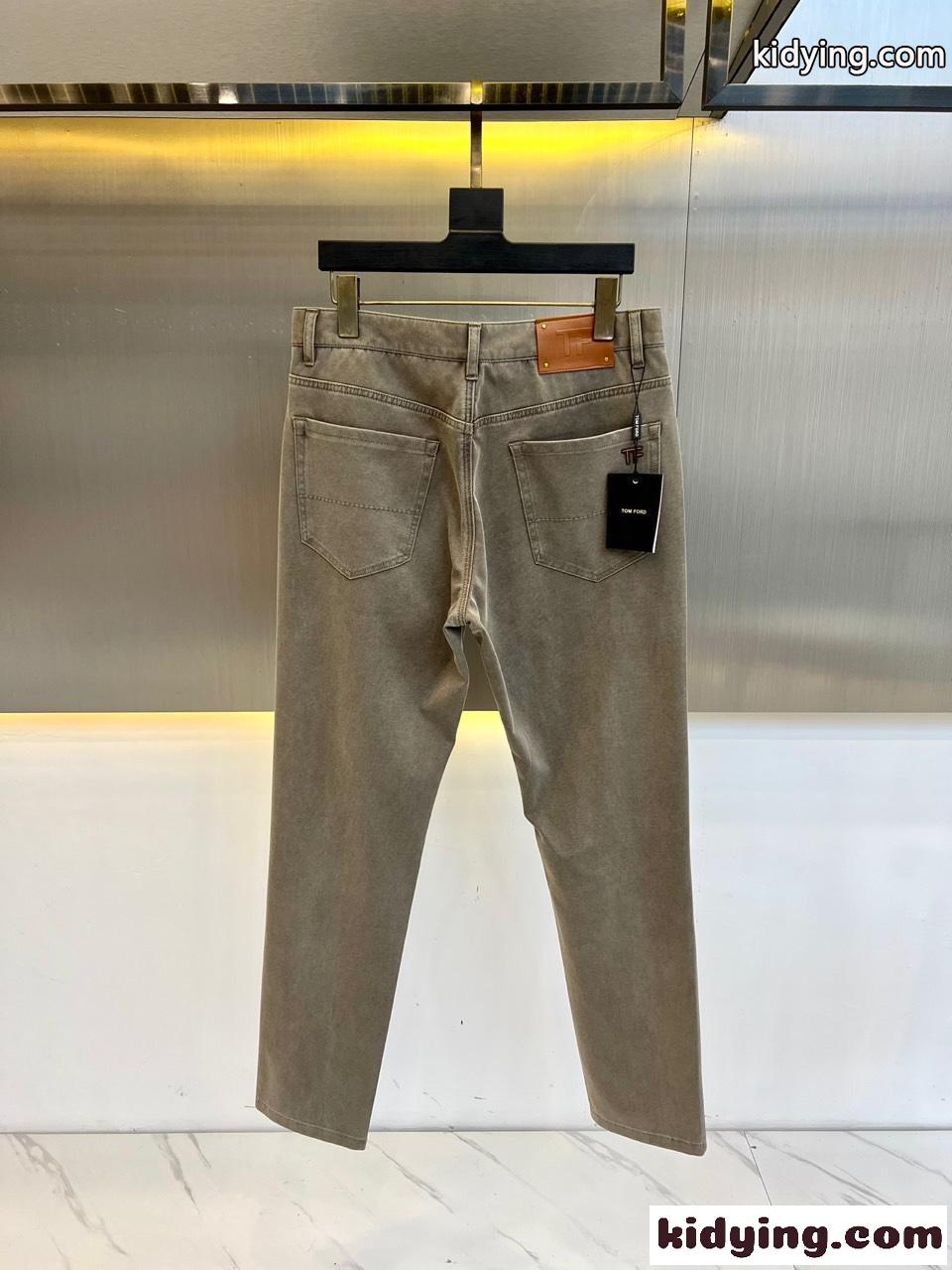 シンプル テーパードデニムパンツ トムフォード ジーンズ 偽物 合わせやすい-1