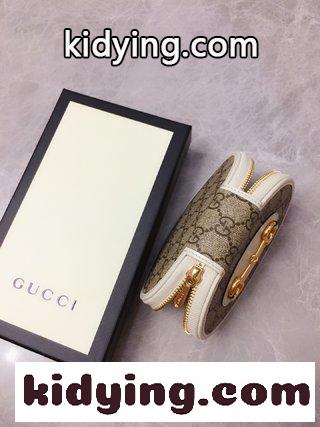 グッチ財布 売値 GG Supremeの高級人工帆布で作られたこの財布が新しく発売された Gucci 1955馬衔扣シリーズの装飾に力を加える コピー-2