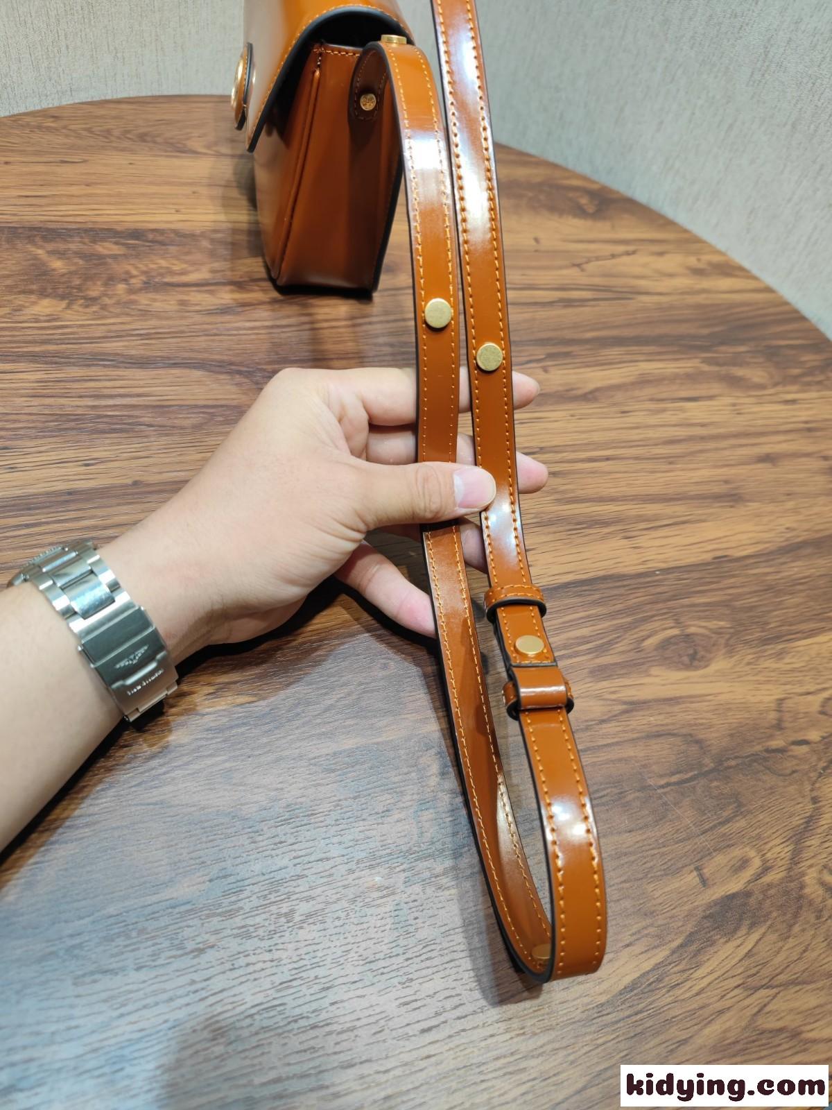 上品 パテントレザー ロビンソンバッグ トリーバーチ バッグ コピー レディース ショルダーバッグ ブラウン-4