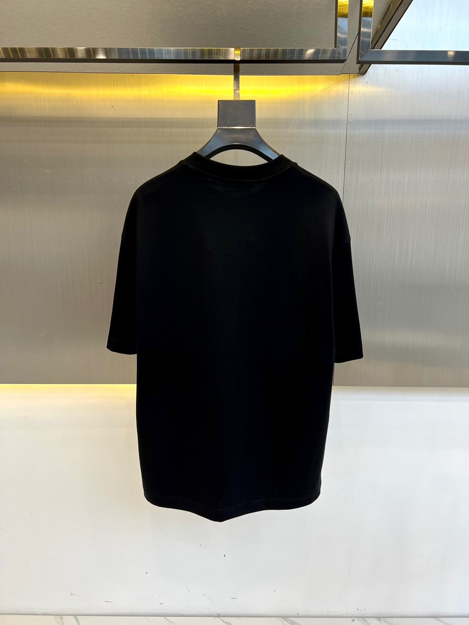目を惹く プリント クルーネック 半袖Tシャツ プラダ Tシャツ 偽物 ブラック-3
