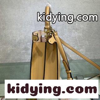 Iconic Peekaboo ISeeU中号手袋 コウジ革の材質 フェンディ バッグ 流行り コピー 両側に古典的なツイストロックが飾られている-2