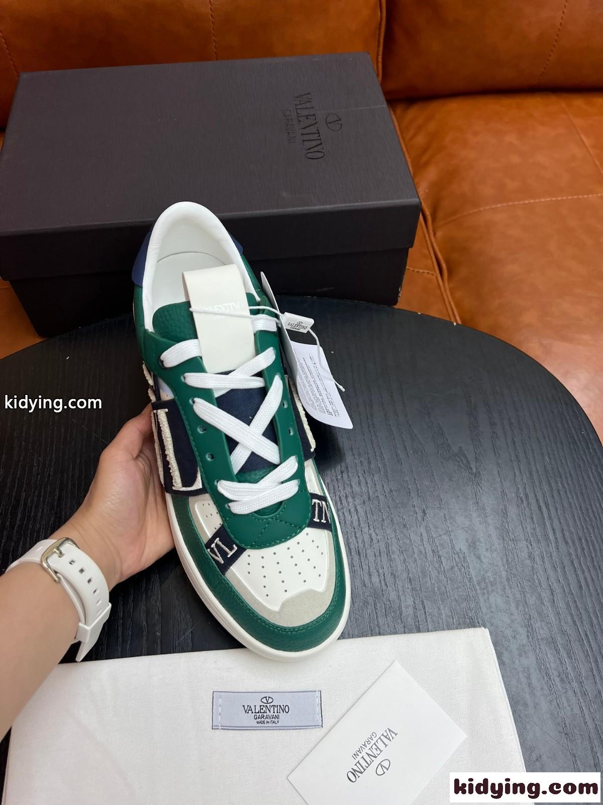 人気 おしゃれ ヴァレンティノ VLTN カーフスキン ロートップ スニーカー コピー メンズシューズ-1