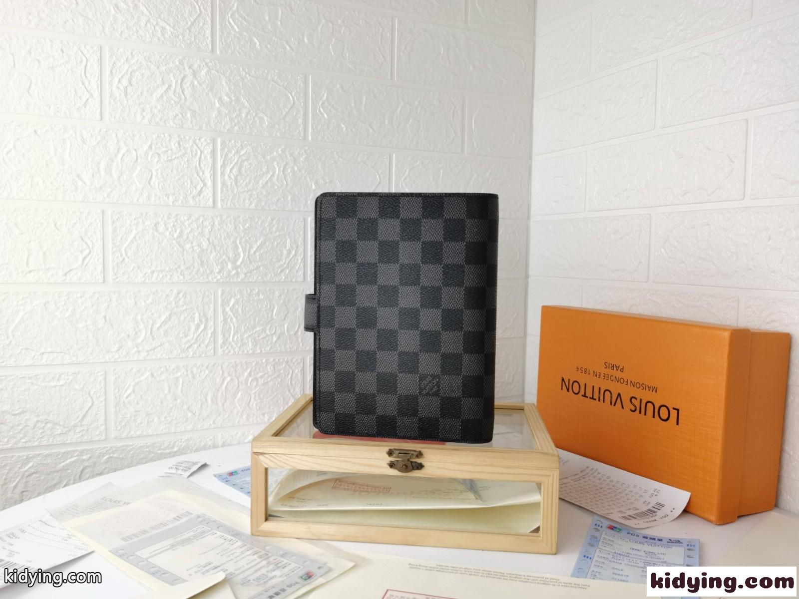 ルイヴィトン LOUIS VUITTON ダミエ・グラフィット アジェンダMM 手帳カバー R20242 激安 コピー 新品-0