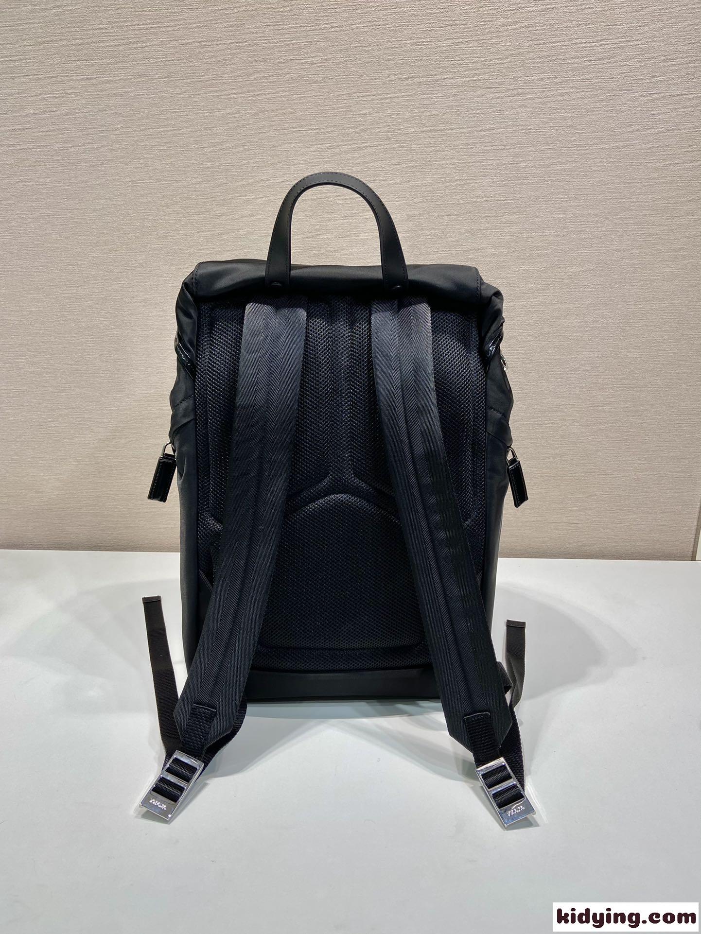 大容量 上品 カジュアル バックパック プラダ バッグ コピー リュック-1