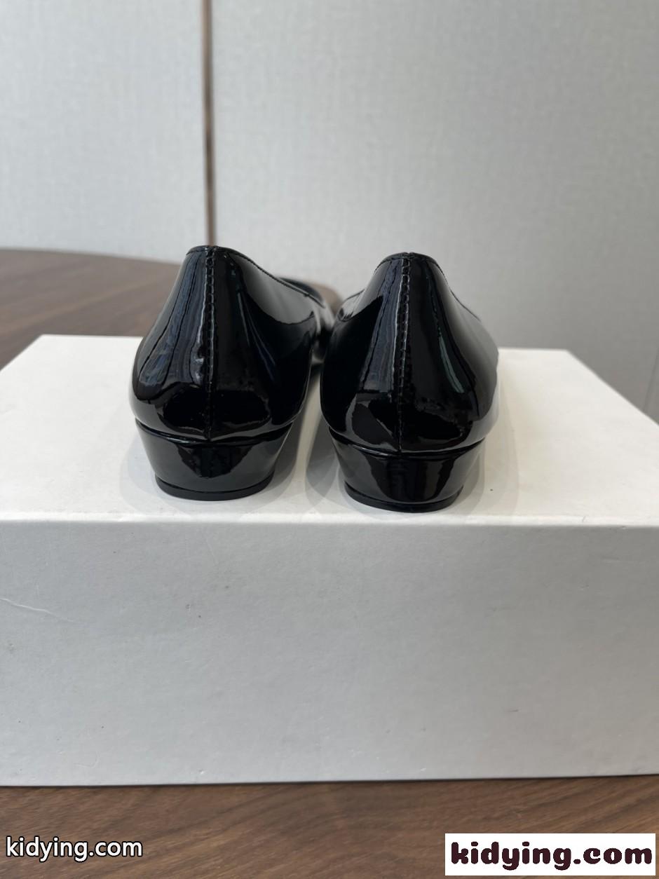 洗練された パテントレザー ウェッジパンプス クロエ パンプス コピー ブラック-3