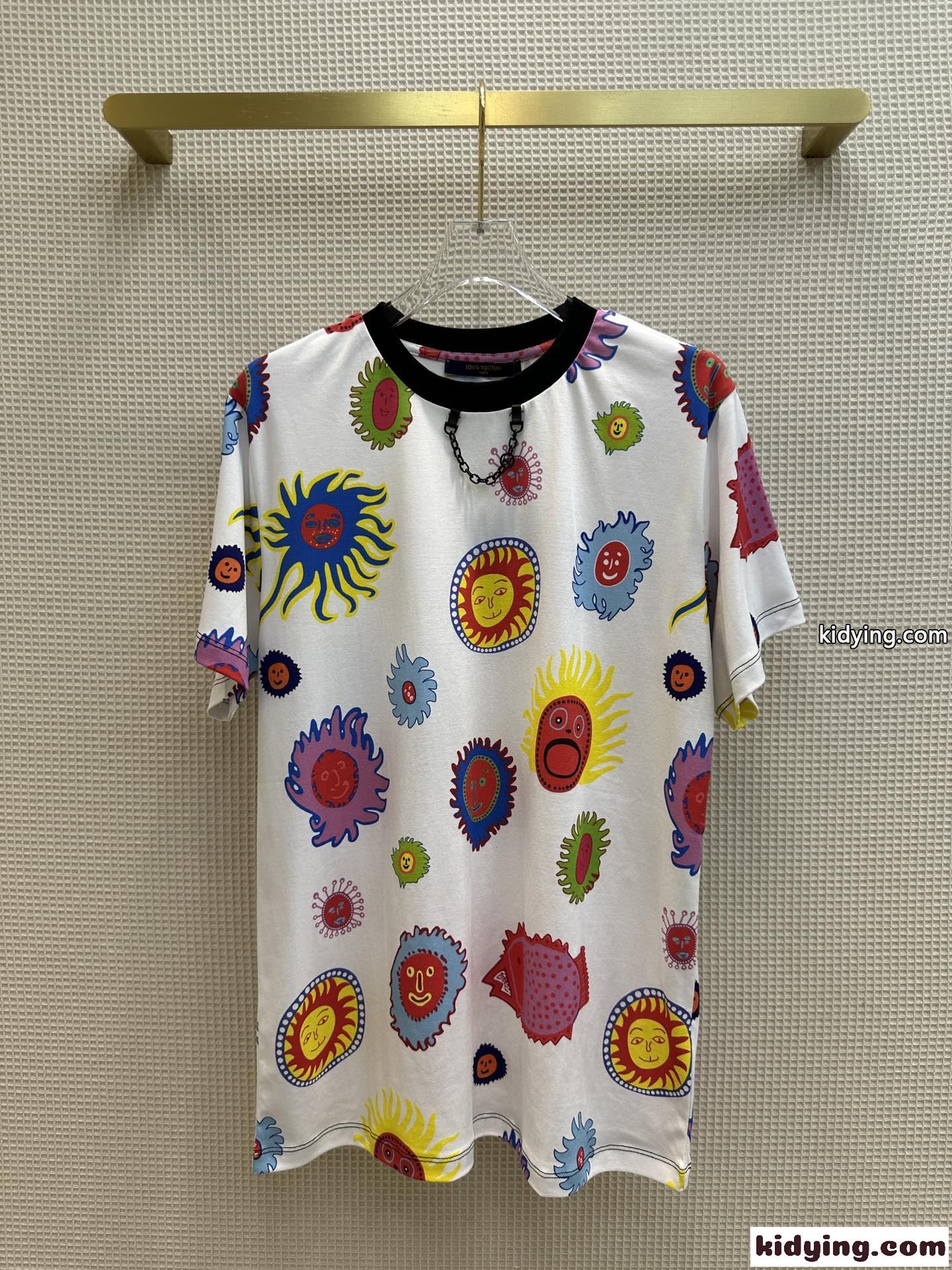 LV × YK フェイスプリントTシャツ ルイ・ヴィトン Tシャツ コピー 半袖 トップス-0