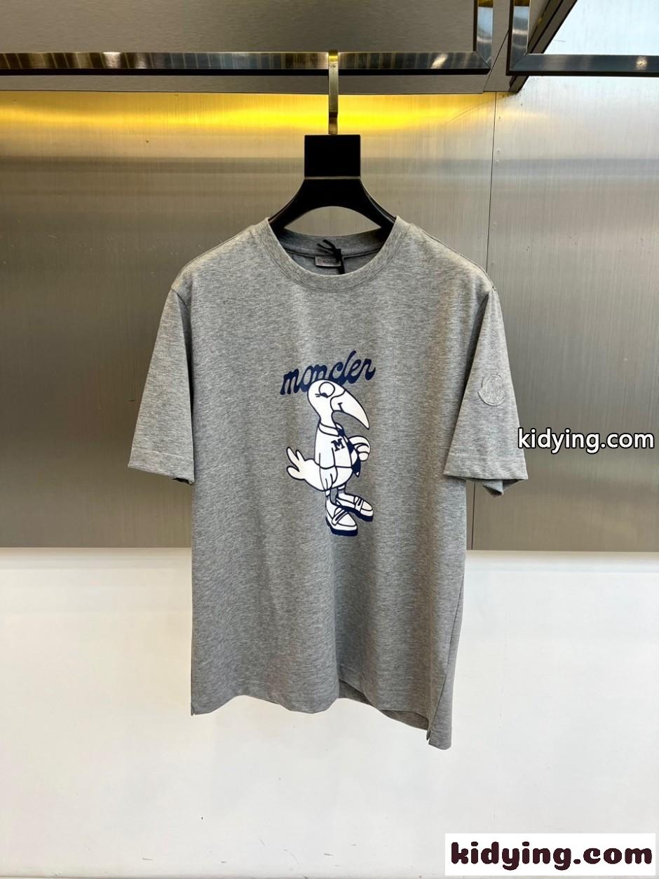 遊び心あふれる プリント 半袖Tシャツ モンクレール Tシャツ 偽物 グレー-0