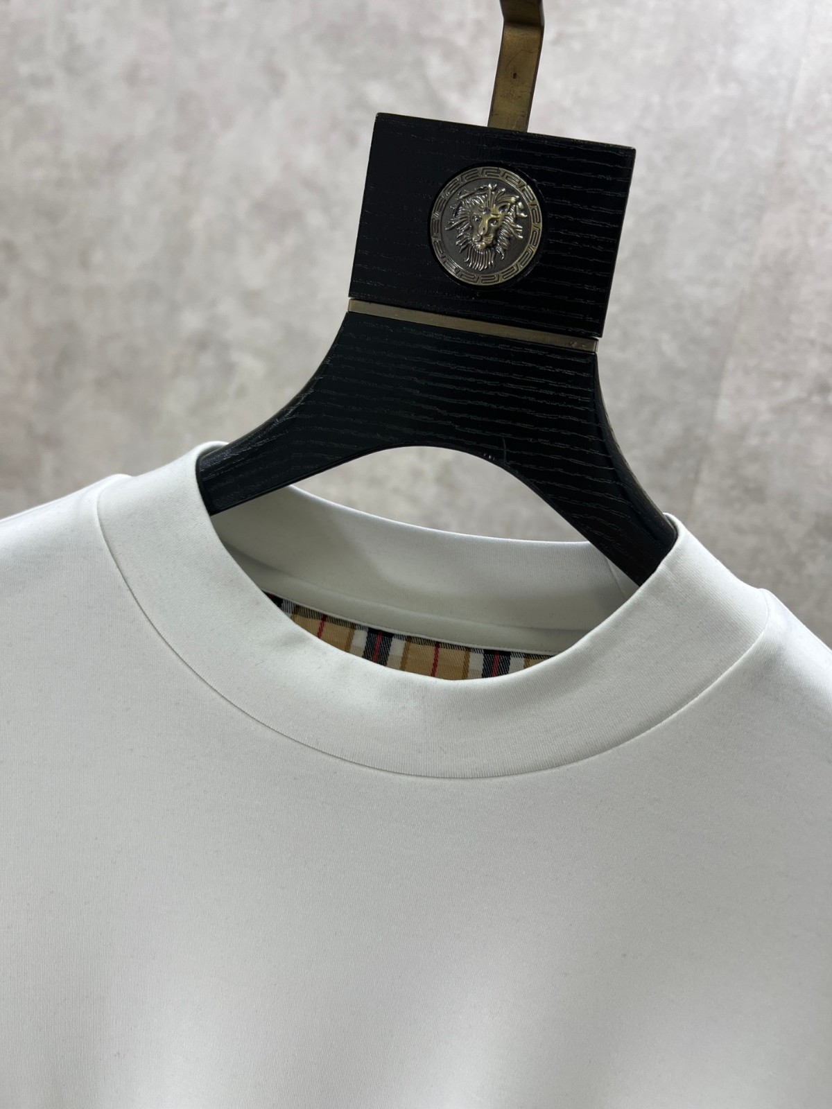 シンプル 合わせやすい クルーネック 長袖Tシャツ バーバリー Tシャツ コピー ホワイト-1