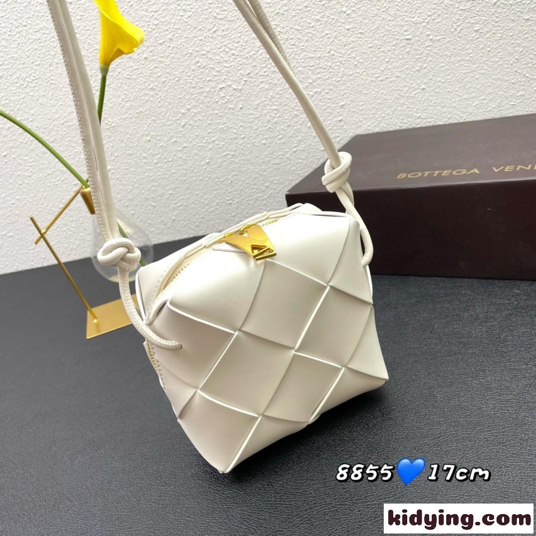 人気 カセット シンプル 上品 ボッテガ・ヴェネタ バッグ コピー レディース ショルダーバッグ-0