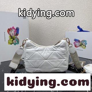 プラダ、バック 新型の3in1,この3in1女性バッグは輸入の小さな牛革を採用して,純粋な手作りの菱形のつなぎ模様のデザイン コピー-1