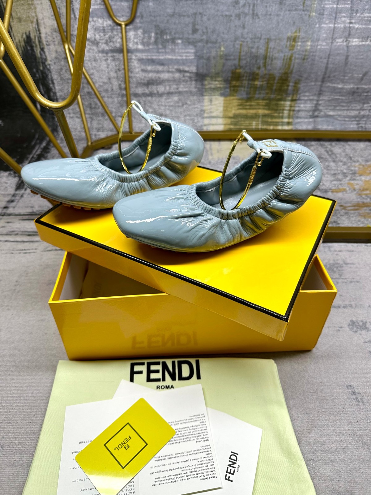 フェンディ フィーロ フラットバレエシューズ スーパーコピー ライトブルー-1