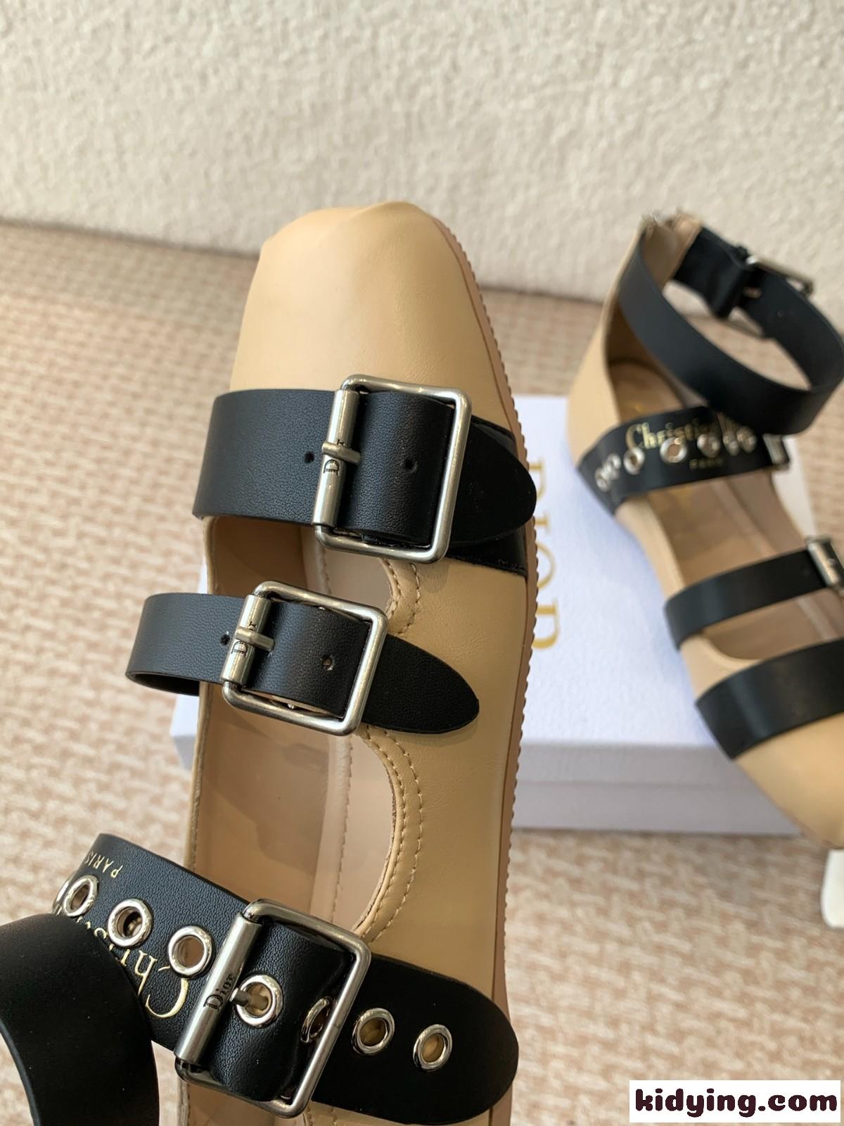 エレガント お洒落 Dior Punk バレリーナ スーパーコピー レザー ベージュ-0