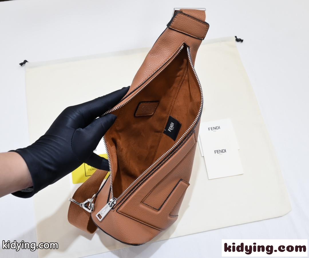 FENDI ROMA レザー フェンディ コーノ スーパーコピー メンズバッグ ブラウン-3