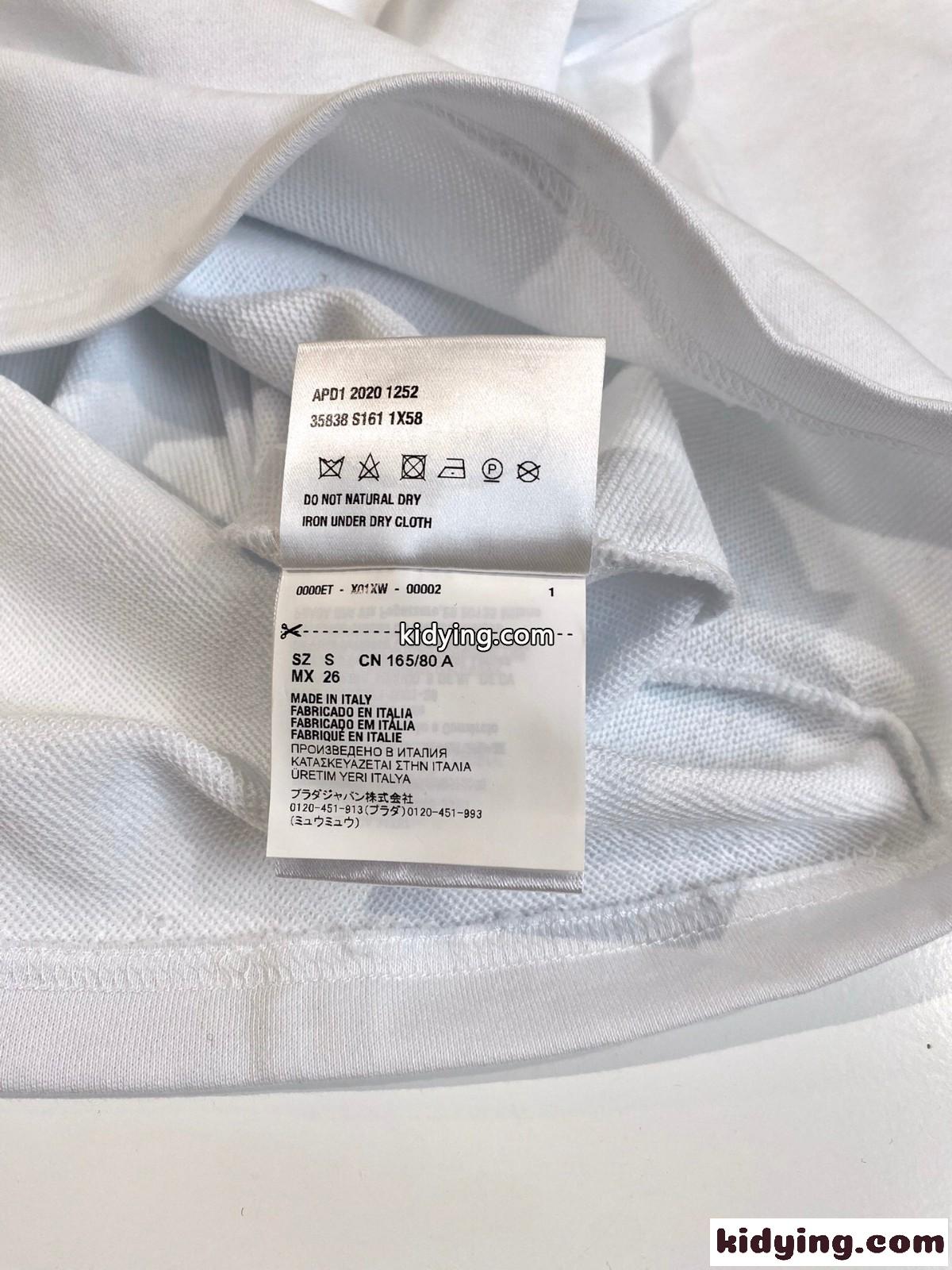 プラダ 半袖Tシャツ コピー 2021秋冬の新作 大きいLOGO 綿100% 心地良いです 立体の模様入り 変形しません-3