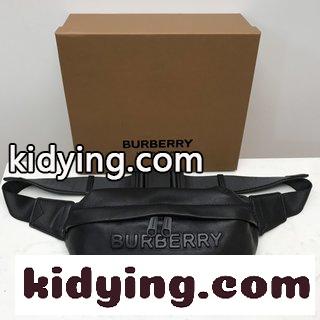 バーバリー バッグ 人気 コピー ブランドロゴのエンボスを飾る ストラップを斜めに背負ったり 腰に結んだりすることができます-0