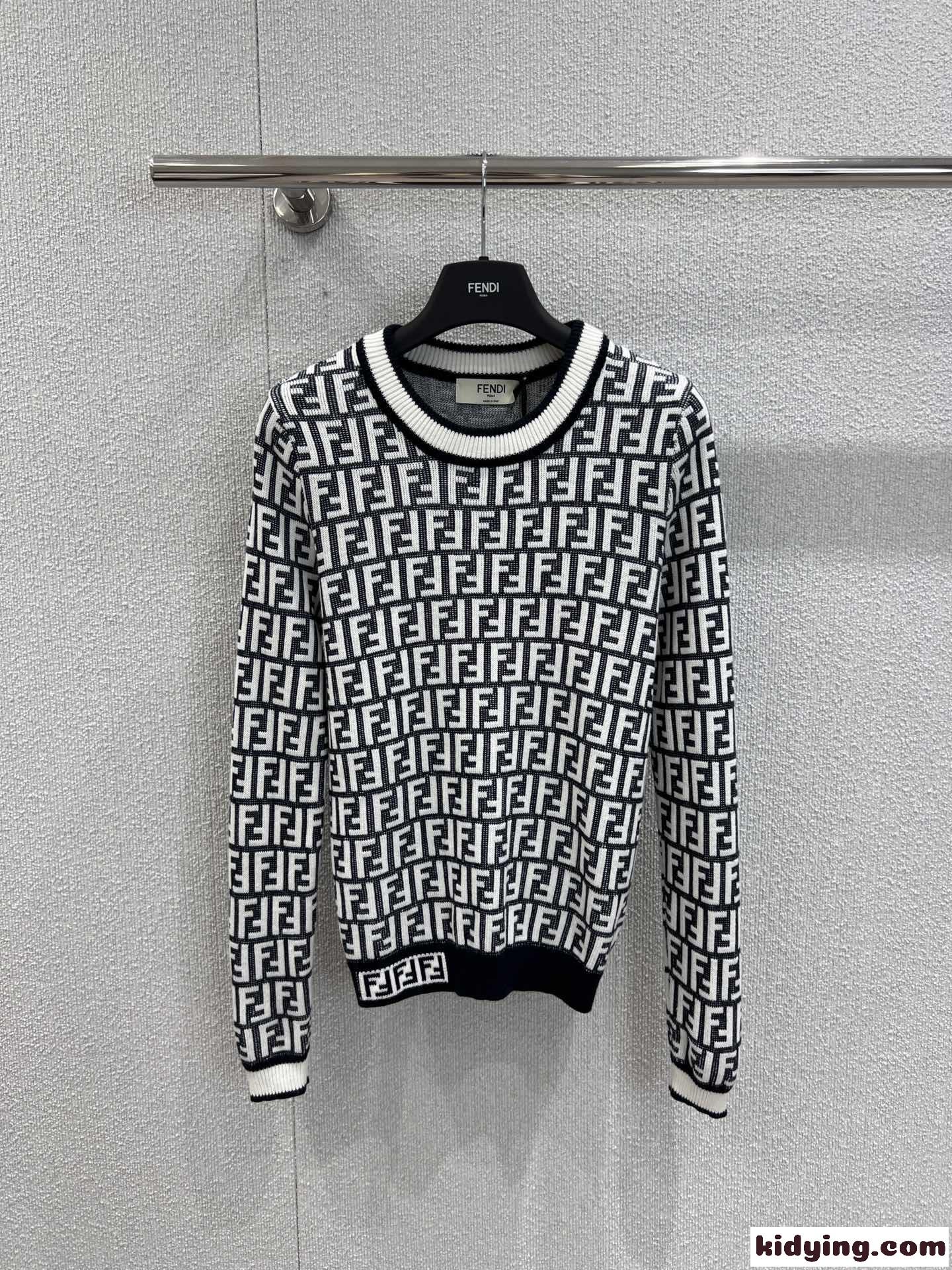 FFロゴ クルーネック プルオーバー フェンディ セーター 偽物 ブラック-1