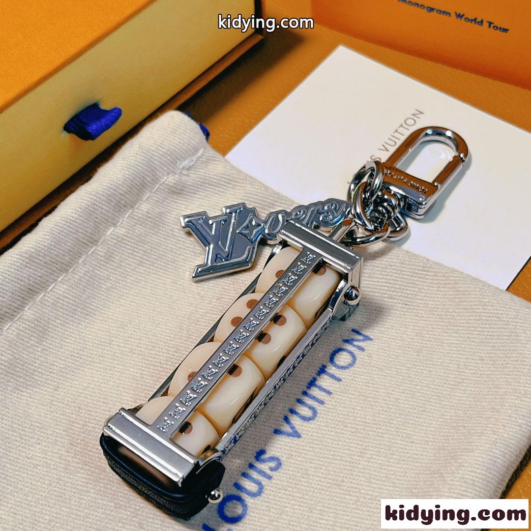 ルイヴィトン キーホルダー コピー バッグチャーム・LV ラバーズ ダイス シルバー-1