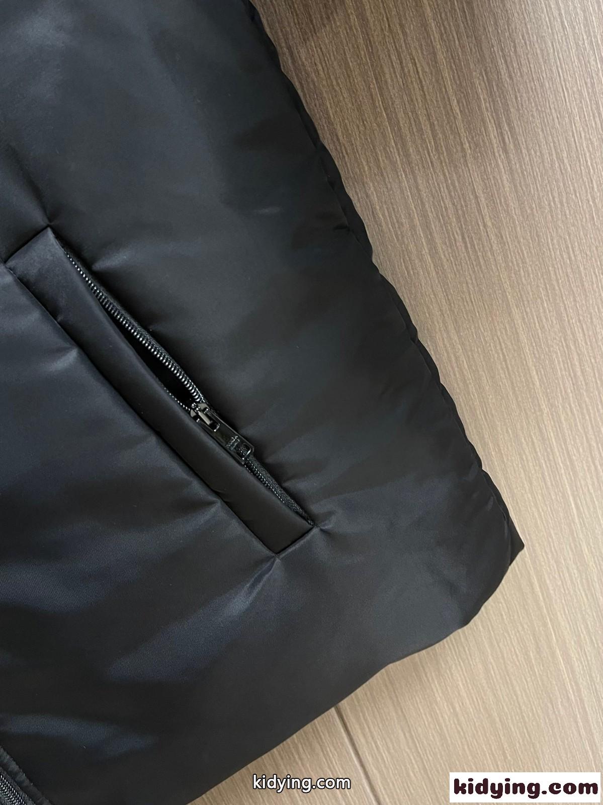 Re-Nylon クロップド ダウンジャケット プラダ ダウンジャケット スーパーコピー-3