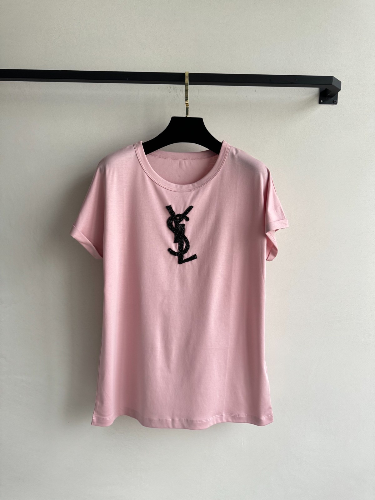 イヴ・サンローラン Tシャツ コピー 洗練された カジュアル YSLロゴ 半袖Tシャツ ピンク-1