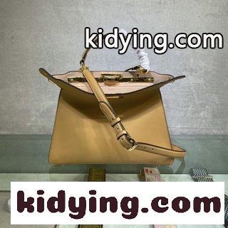 Iconic Peekaboo ISeeU中号手袋 コウジ革の材質 フェンディ バッグ 流行り コピー 両側に古典的なツイストロックが飾られている-0
