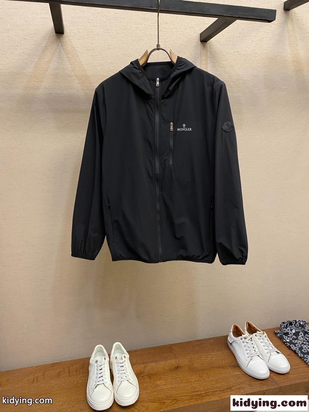 シンプル 軽量 UVカット フーデッドブルゾン モンクレール ジャケット スーパーコピー ブラック-2