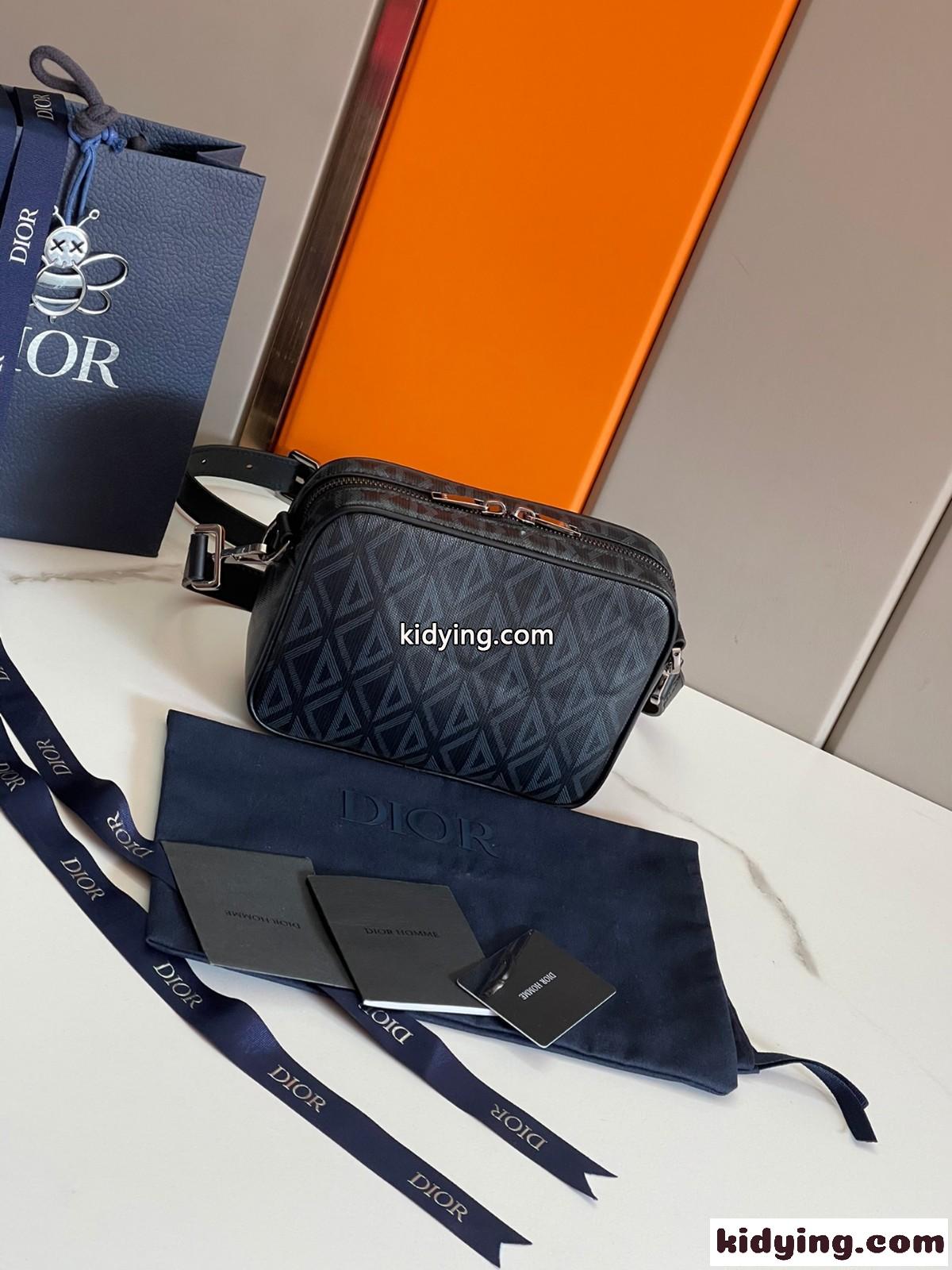クリスチャン・ディオール バッグ コピー DIOR HIT THE ROAD メッセンジャーポーチ ショルダーバッグ-1