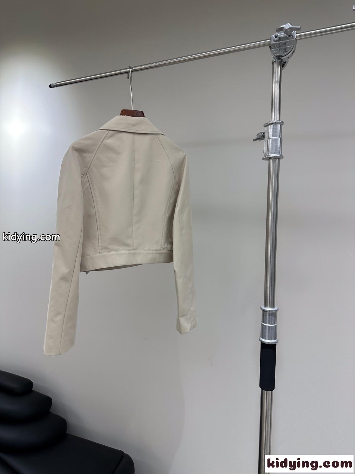 上品 カジュアル レディース ショートトレンチコート ジバンシィ トレンチコート コピー-1