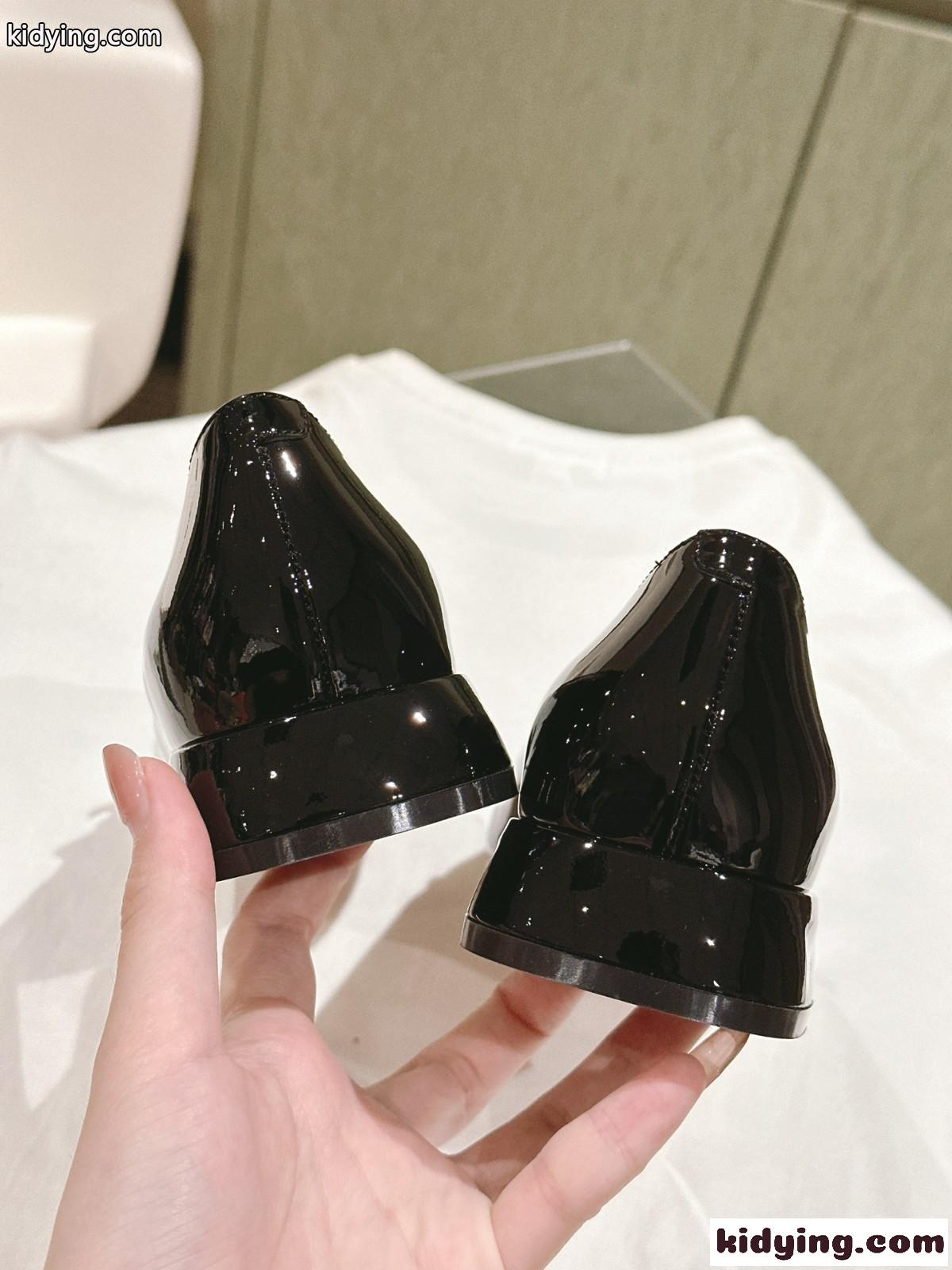 エレガント パテントレザー ジミーチュウ パンプス スーパーコピー ブラック-3