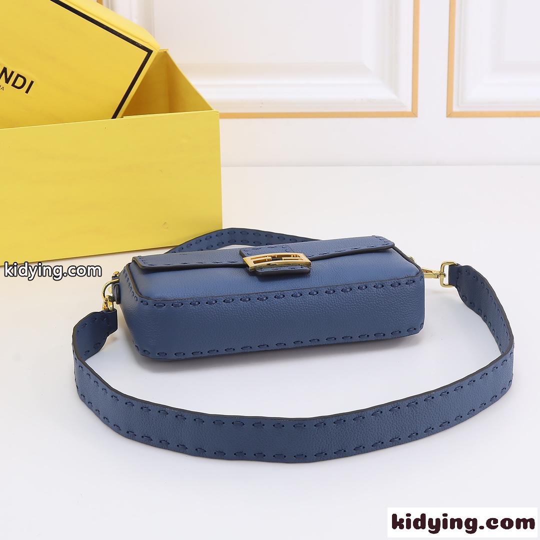 定番 人気 FENDI フェンディ ハンドステッチ ミディアム バゲットバッグ コピー ブルー-2
