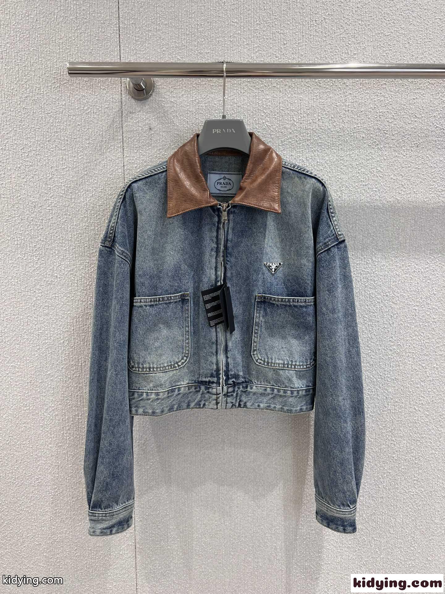 上品 カジュアル プラダ ジャケット 偽物 レザー襟 クロップド デニムジャケット-0