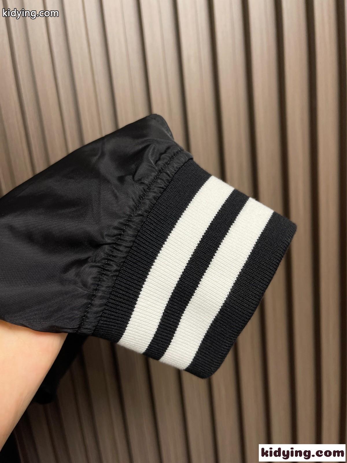 Vロゴ 刺繍入り ボンバージャケット ヴァレンティノ ジャケット コピー ブラック-3