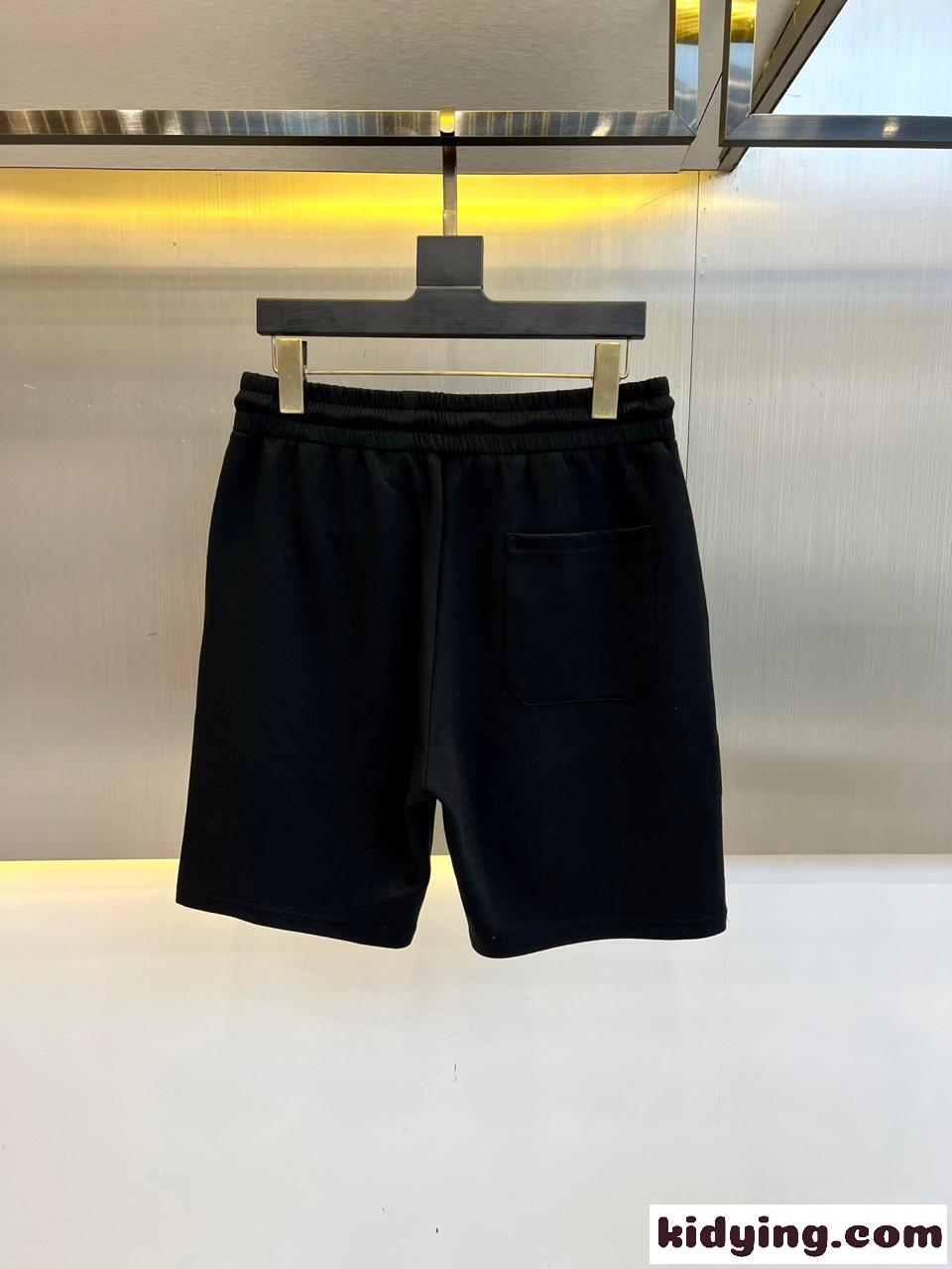 カジュアル 合わせやすい ロゴ ショートパンツ アルマーニ パンツ 偽物 ブラック-0