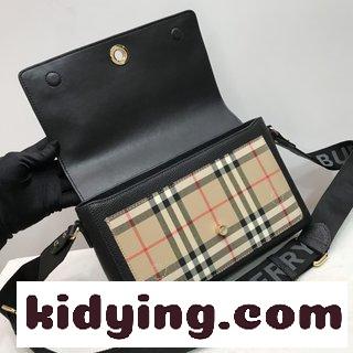 バーバリー バッグ 一覧 コピー 装飾ブランドのファッションショーのHorseferryプリントには 美しいロゴの刻まれたボタンがついています-4