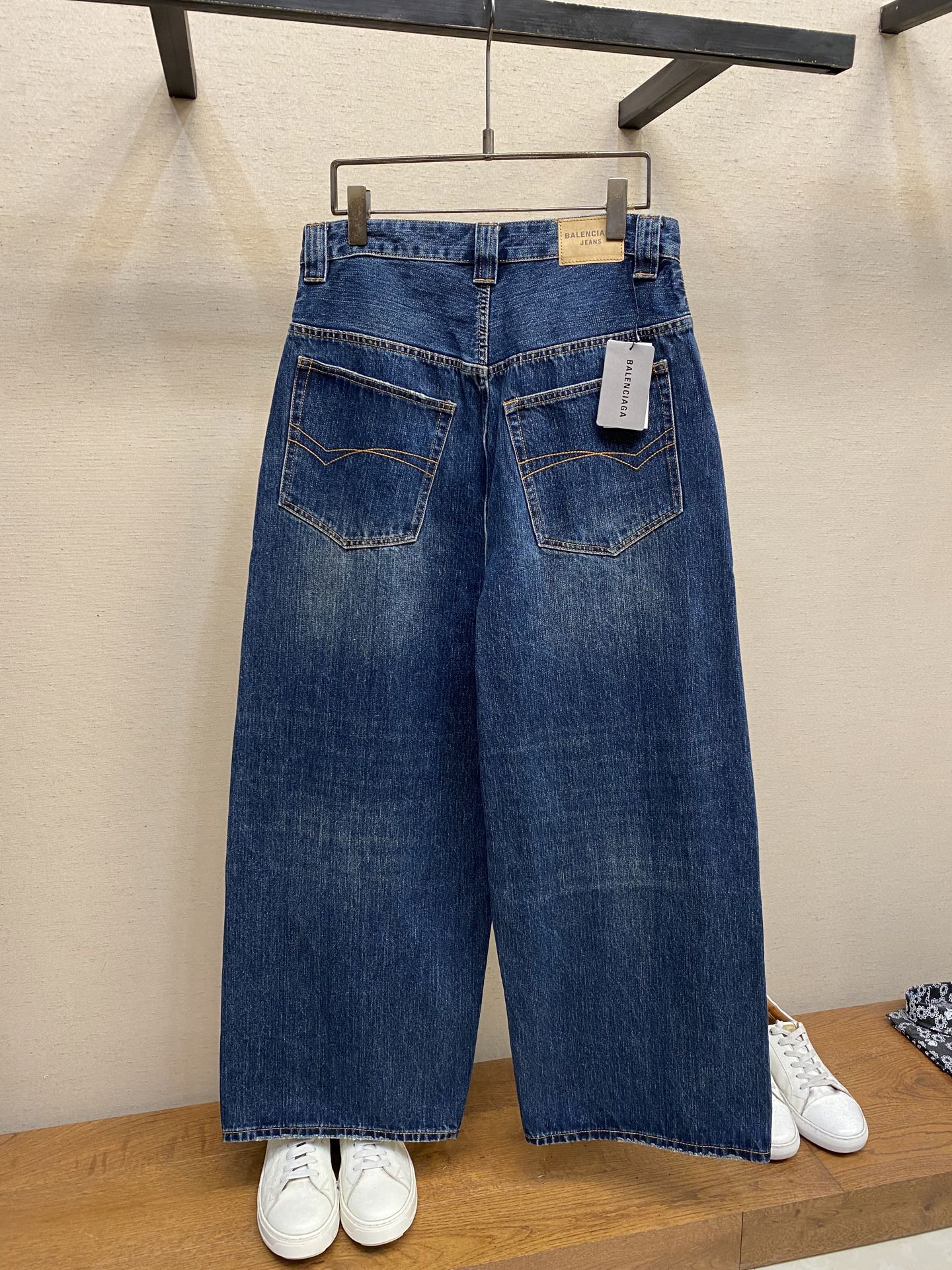 カジュアル ゆったり ロゴ刺繍 バレンシアガ ジーンズ コピー デニムパンツ-1