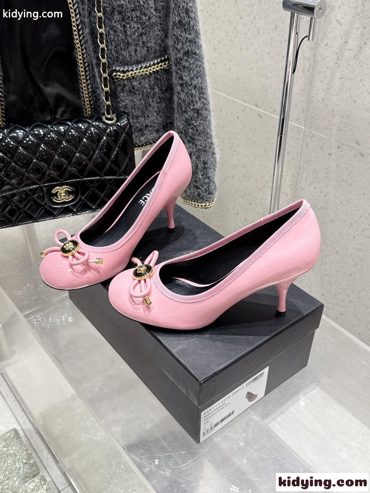 オペラ ボウ パテント パンプス ヴェルサーチェ スーパーコピー ハイヒール ピンク-2