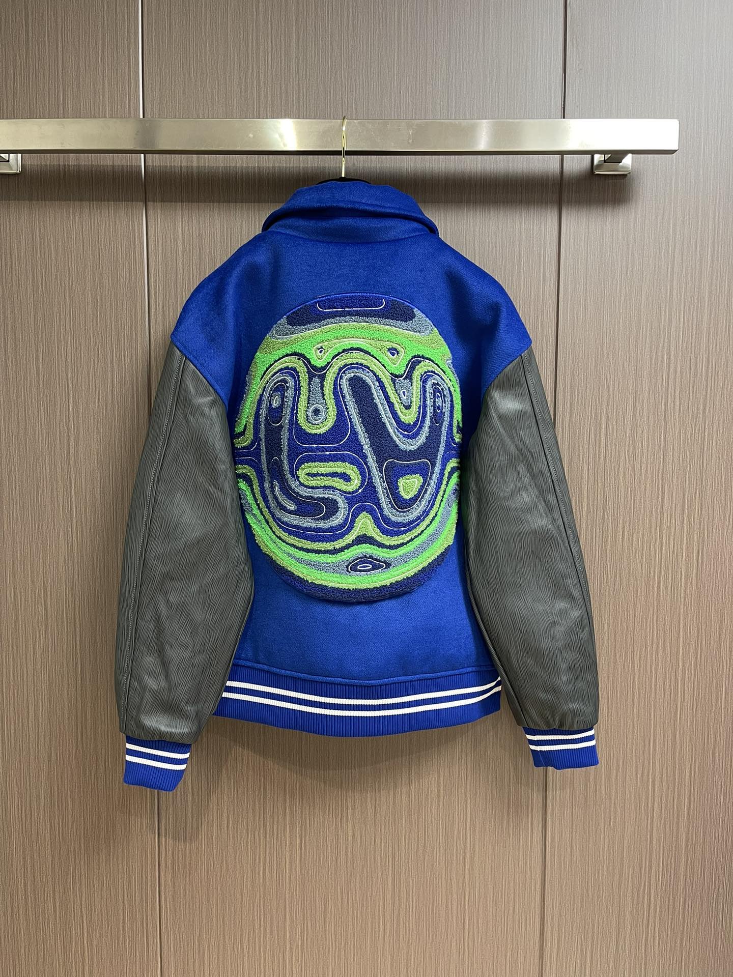 ルイヴィトン ジャケット スーパーコピー エンブロイダードバーシティブルゾン-0