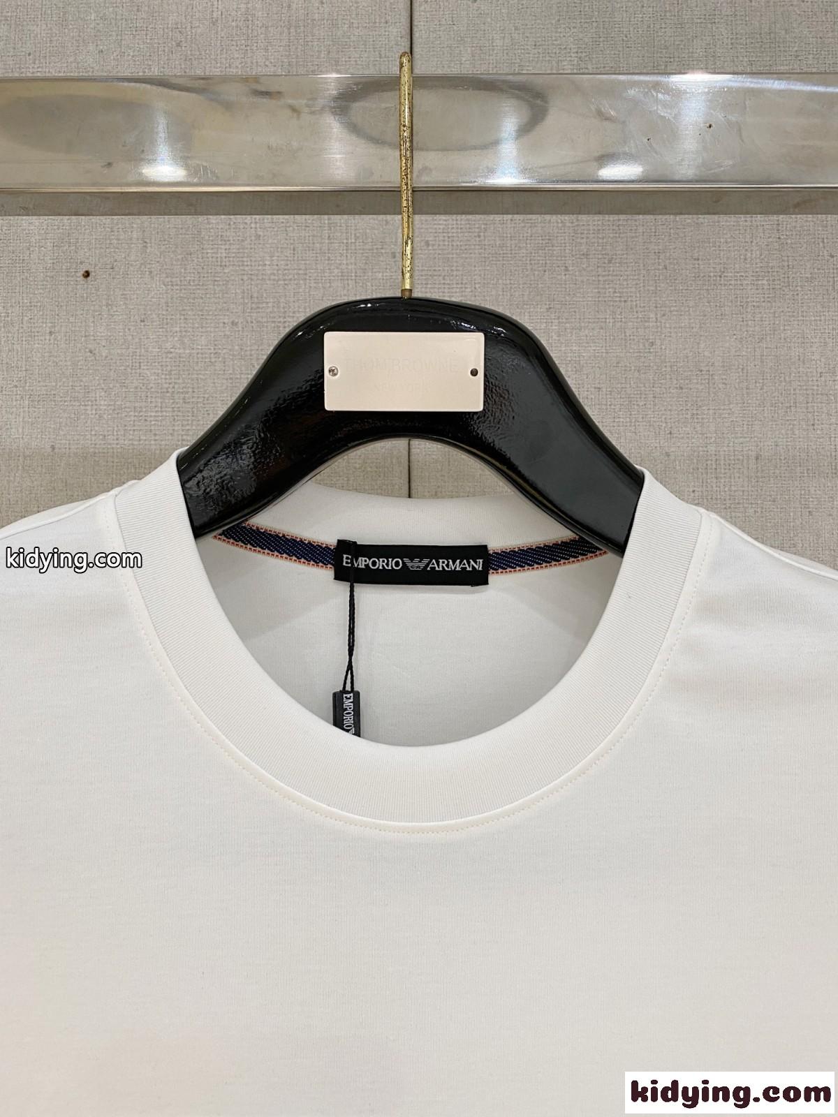 シンプル ロゴ入り クルーネック 半袖Tシャツ アルマーニ Tシャツ コピー ホワイト-1