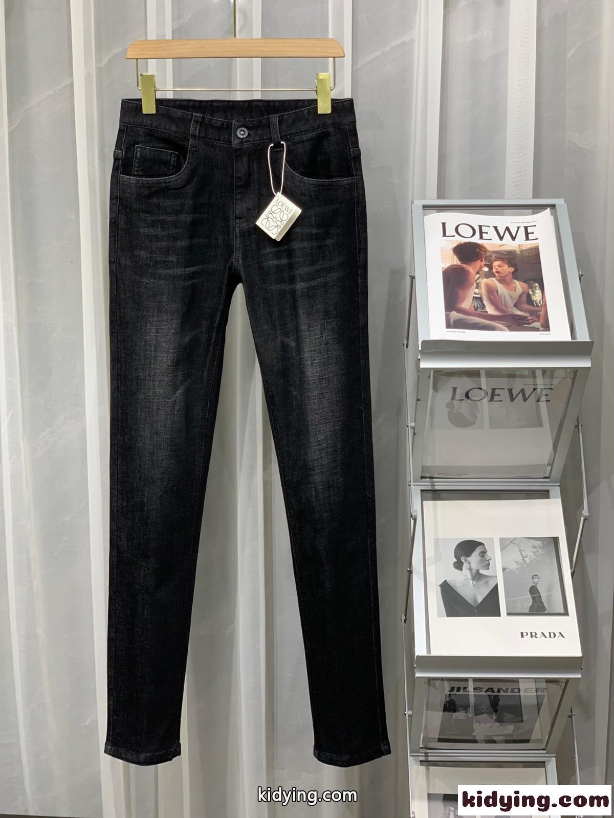 ロエベ ジーンズ コピー メンズ イタリア レトロ 高品質 定番 デニムパンツ ロングパンツ 合わせやすい-1