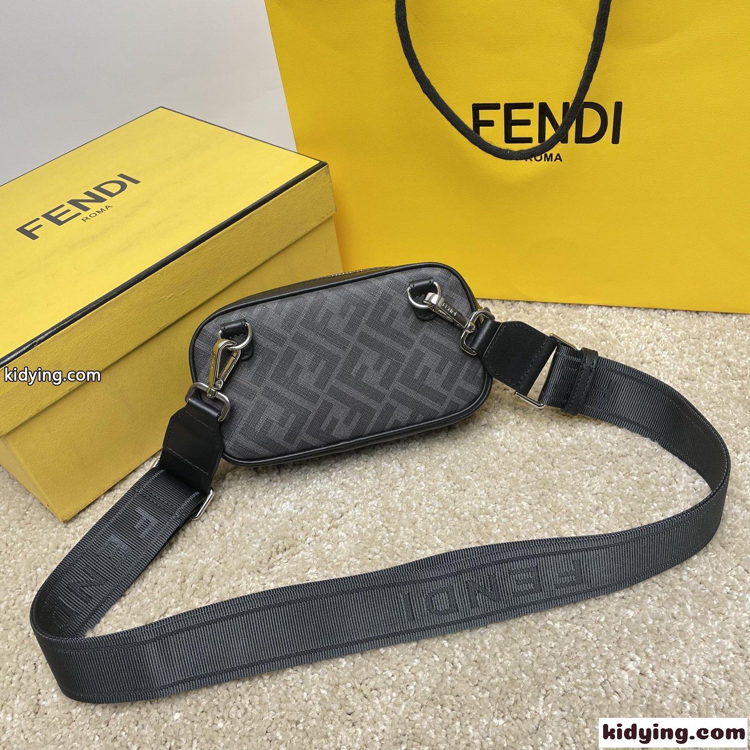 フェンディ バッグ 人気 コピー メンズ FENDI カメラケース スモール ショルダーバッグ-3